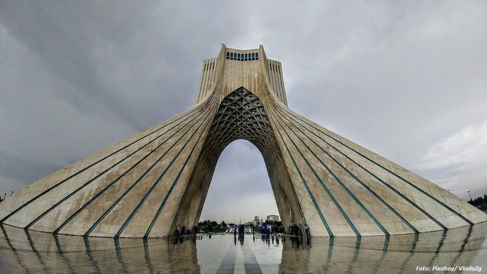 In Teheran eröffneten Unbekannte das Feuer an einer Universität